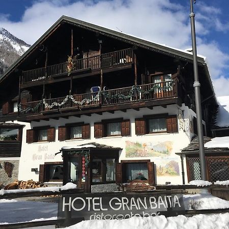 Hotel Gran Baita เกรสโซเนย์-เซนต์-ฌอน ภายนอก รูปภาพ