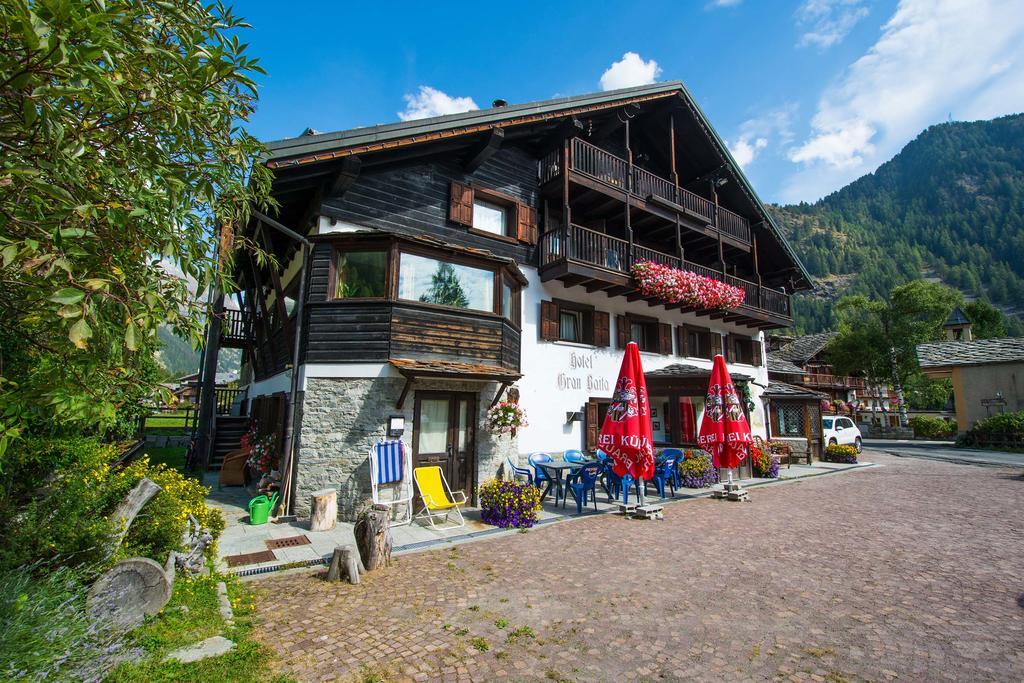 Hotel Gran Baita เกรสโซเนย์-เซนต์-ฌอน ภายนอก รูปภาพ