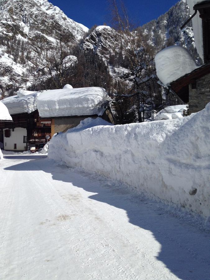 Hotel Gran Baita เกรสโซเนย์-เซนต์-ฌอน ภายนอก รูปภาพ