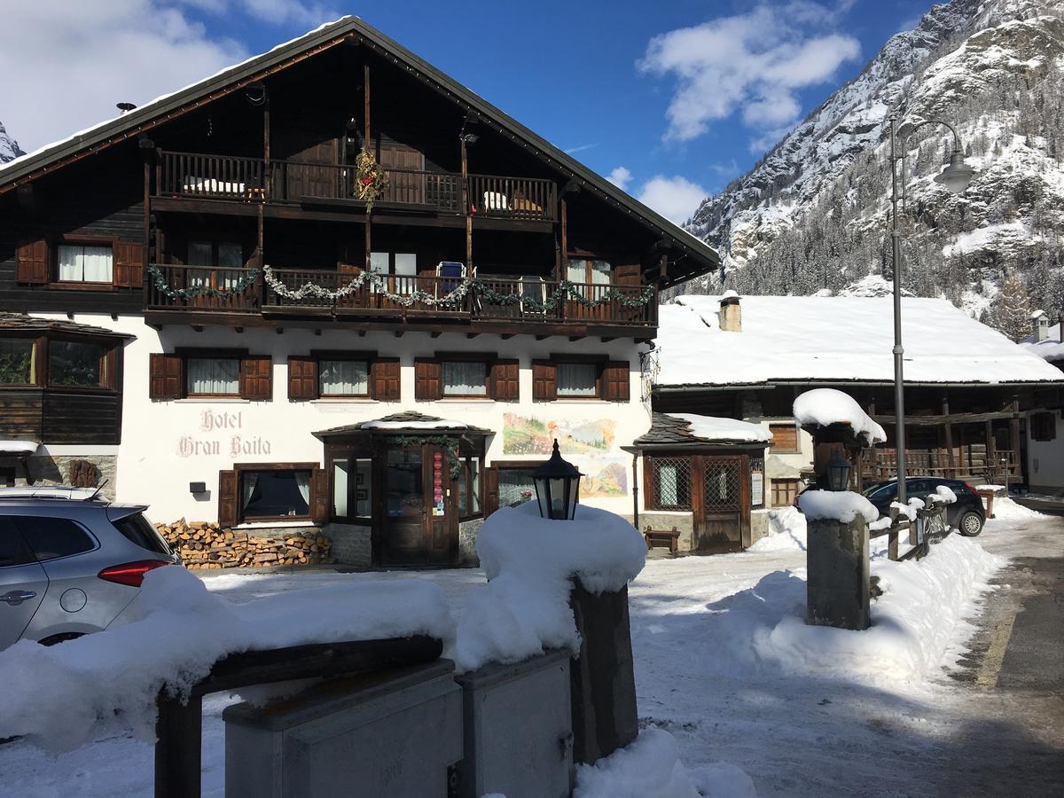 Hotel Gran Baita เกรสโซเนย์-เซนต์-ฌอน ภายนอก รูปภาพ